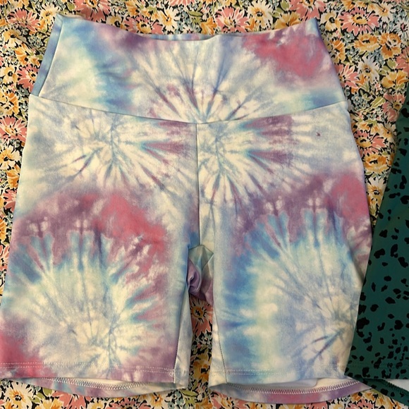 SKATIE BIKER SHORTS - Picture 2 of 4